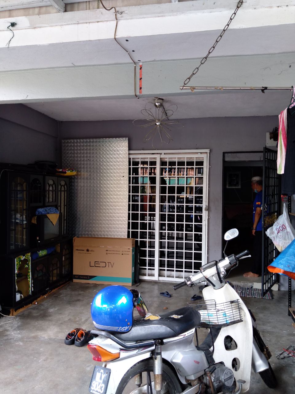 End Lot 3 Storey  House Sek 25 - photo 3