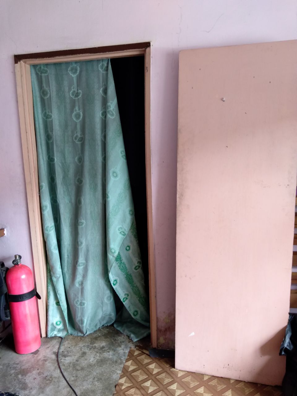 End Lot 3 Storey  House Sek 25 - photo 5