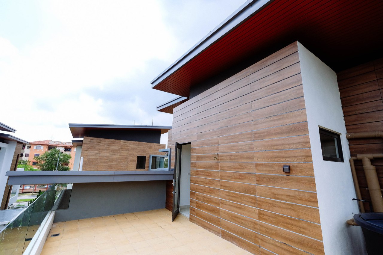 3 Storey Bungalow Long Branch Residence