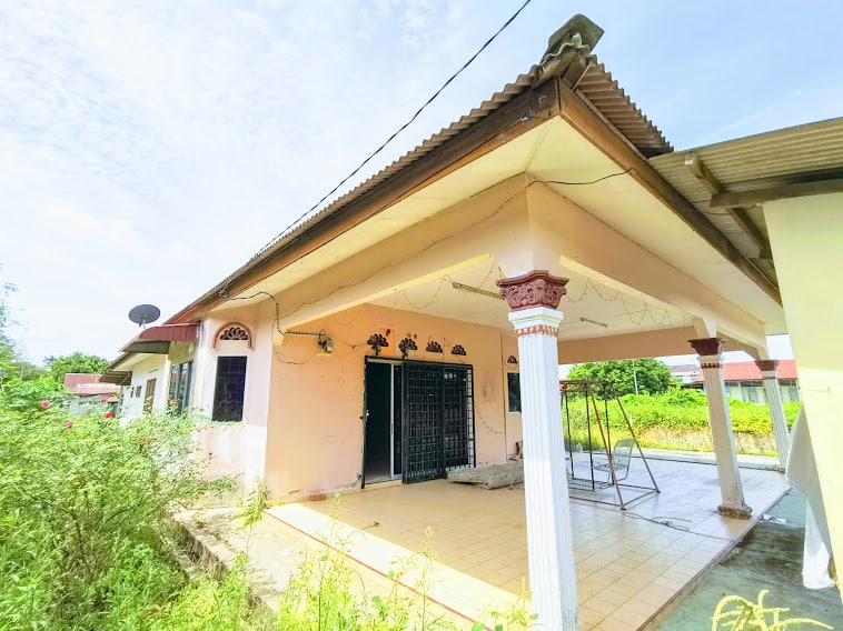 Single storey bungalow Chaah Segamat Johor - photo 3