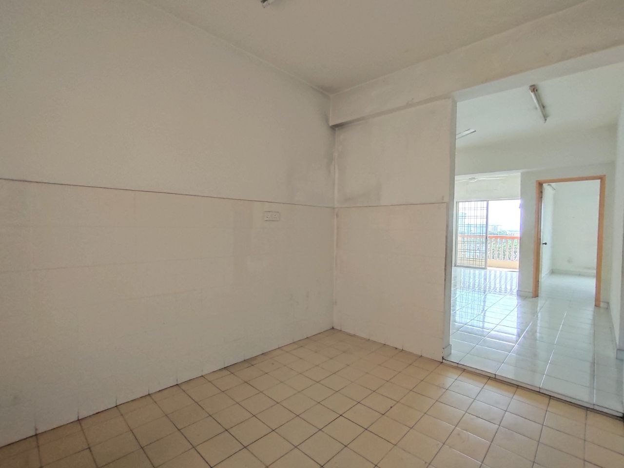 Non Bumi Lot Sri Dahlia Apartment Taman Sepakat - photo 9