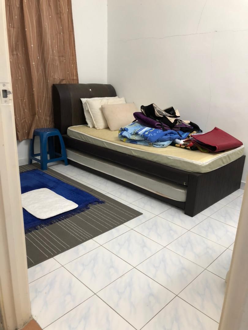 Renovated Leashold Double Sty Tmn Subang Perdana - photo 2
