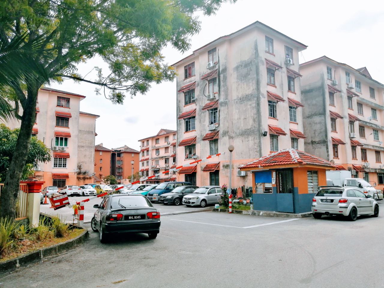 Leasehold 2nd floor APARTMENT CEMPAKA - photo 1