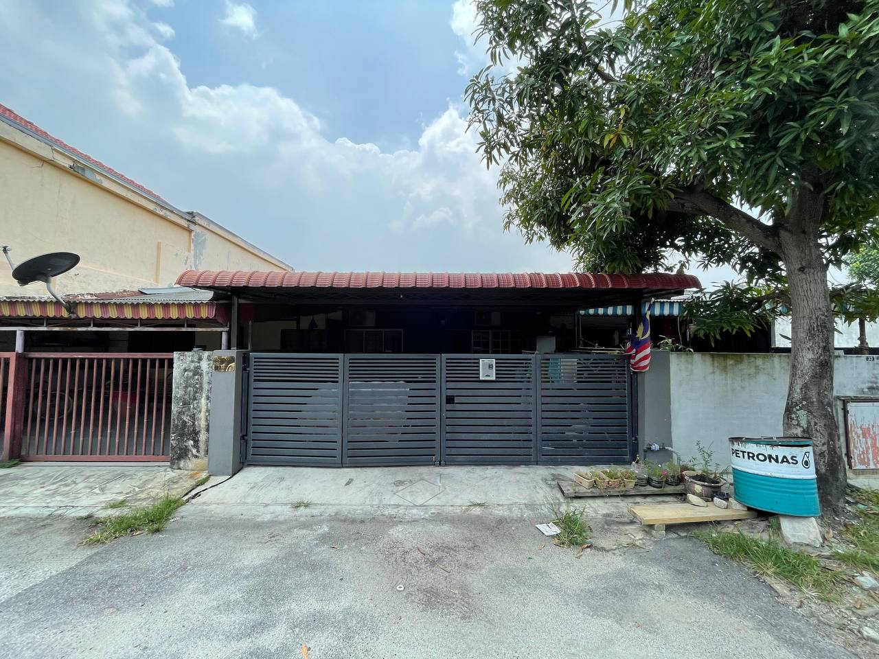 FREEHOLD  1 STY TERRACE TAMAN PENDAMAR INDAH
