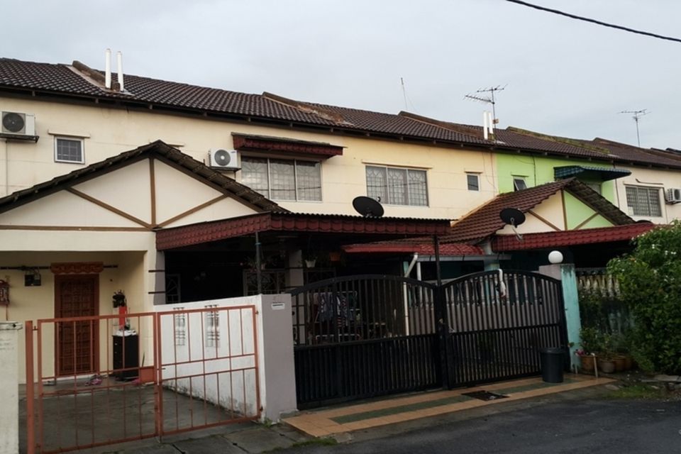 Leasehold Non Bumi Lot DOUBLE STOREY TAMAN TELUK