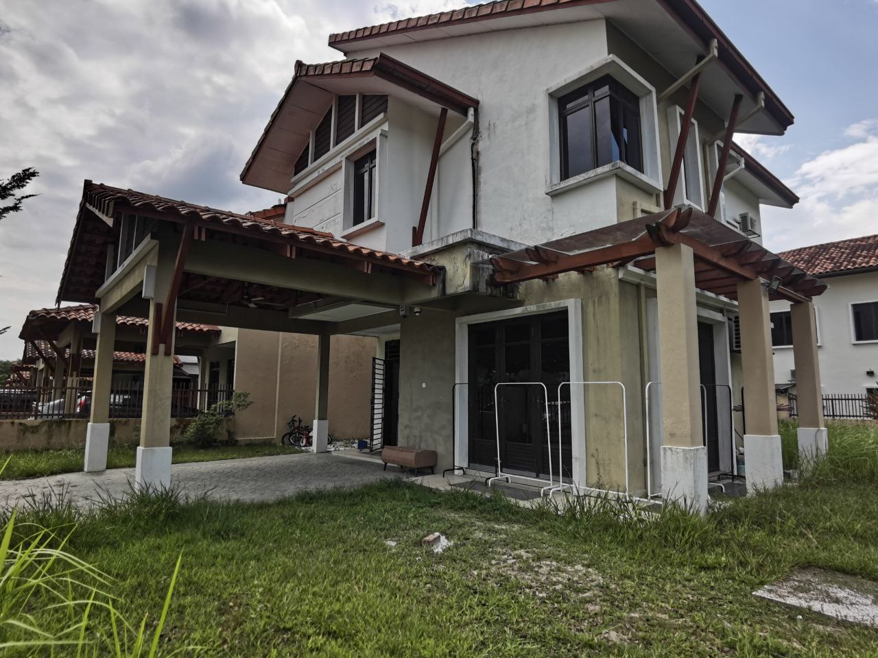 FREEHOLD NON BUMI 2 storey semi D corner ilmiah 2