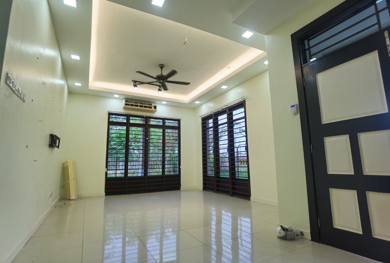 FREEHOLD NON BUMI 2 storey semi D corner ilmiah 2 - photo 2
