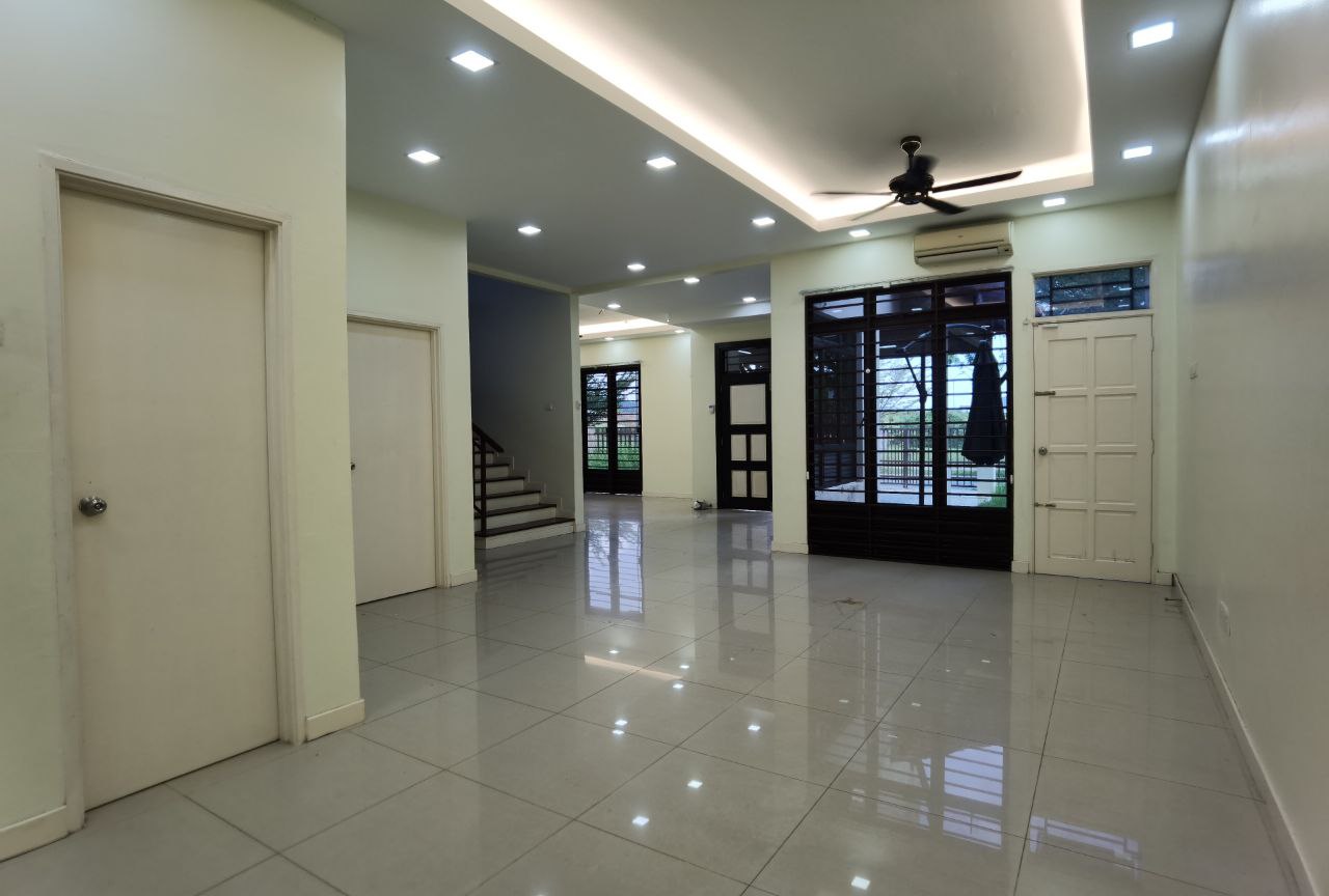 FREEHOLD NON BUMI 2 storey semi D corner ilmiah 2 - photo 4