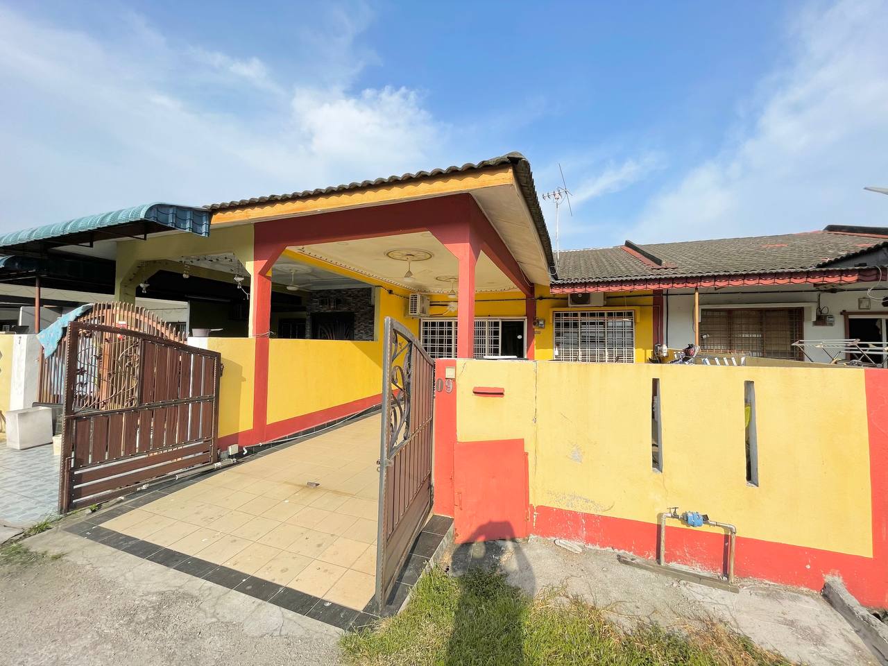 Freehold Non Bumi Lot terrace 1 storey Tmn Kapar