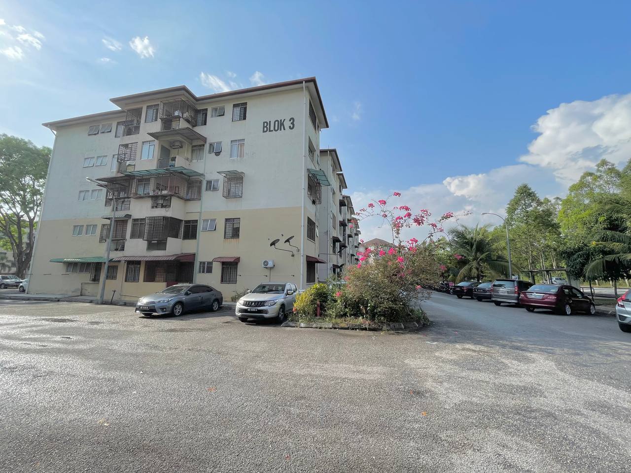 Leasehold Apartment Daisy 870sqft  Subang Perdana