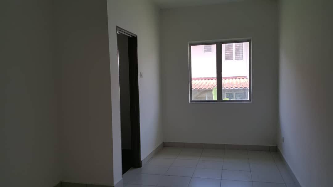 Non bumi lot Double Storey House Intermediate Aman - photo 8