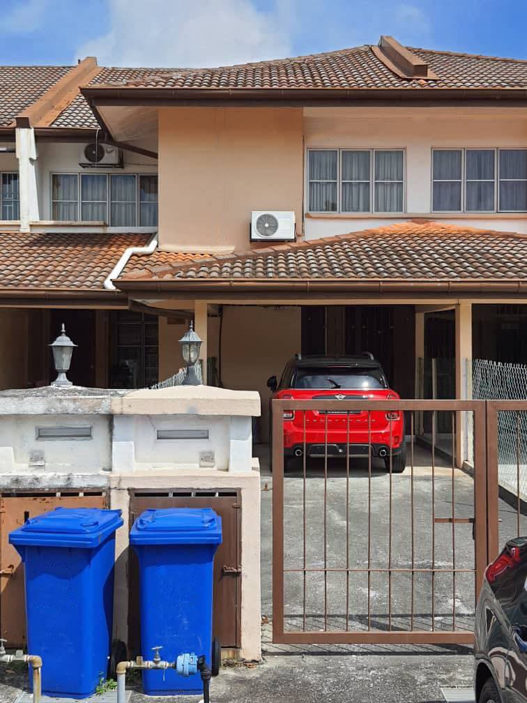 Freehold Non Bumi Lot Town House Jalan Sg Rinching - photo 1