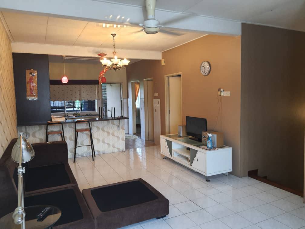 Freehold Non Bumi Lot Town House Jalan Sg Rinching - photo 2