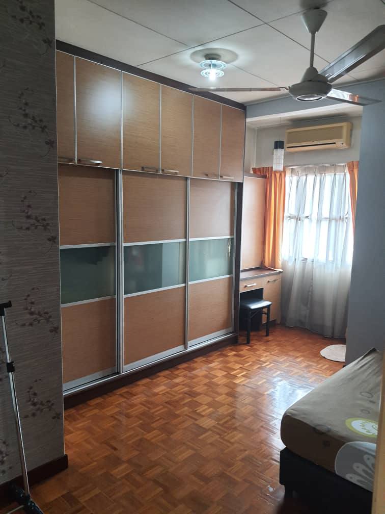 Freehold Non Bumi Lot Town House Jalan Sg Rinching - photo 9