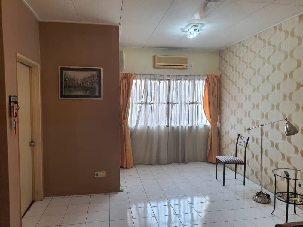 Freehold Non Bumi Lot Town House Jalan Sg Rinching - photo 10