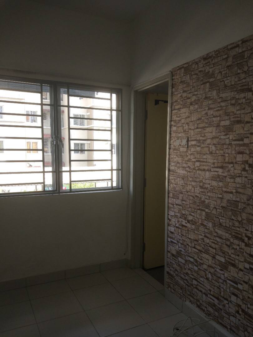 Freehold Non Bumi Lot AKASIA APARTMENT 750 sqft - photo 5