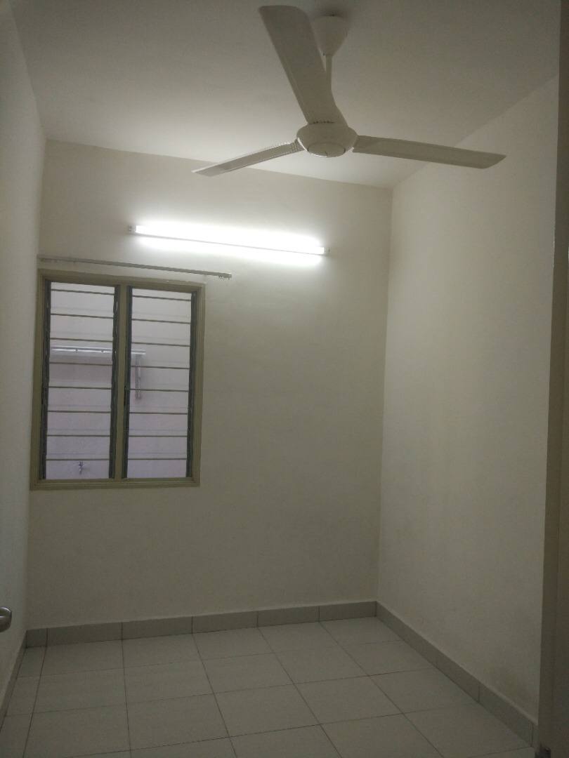 Freehold Non Bumi Lot AKASIA APARTMENT 750 sqft - photo 9