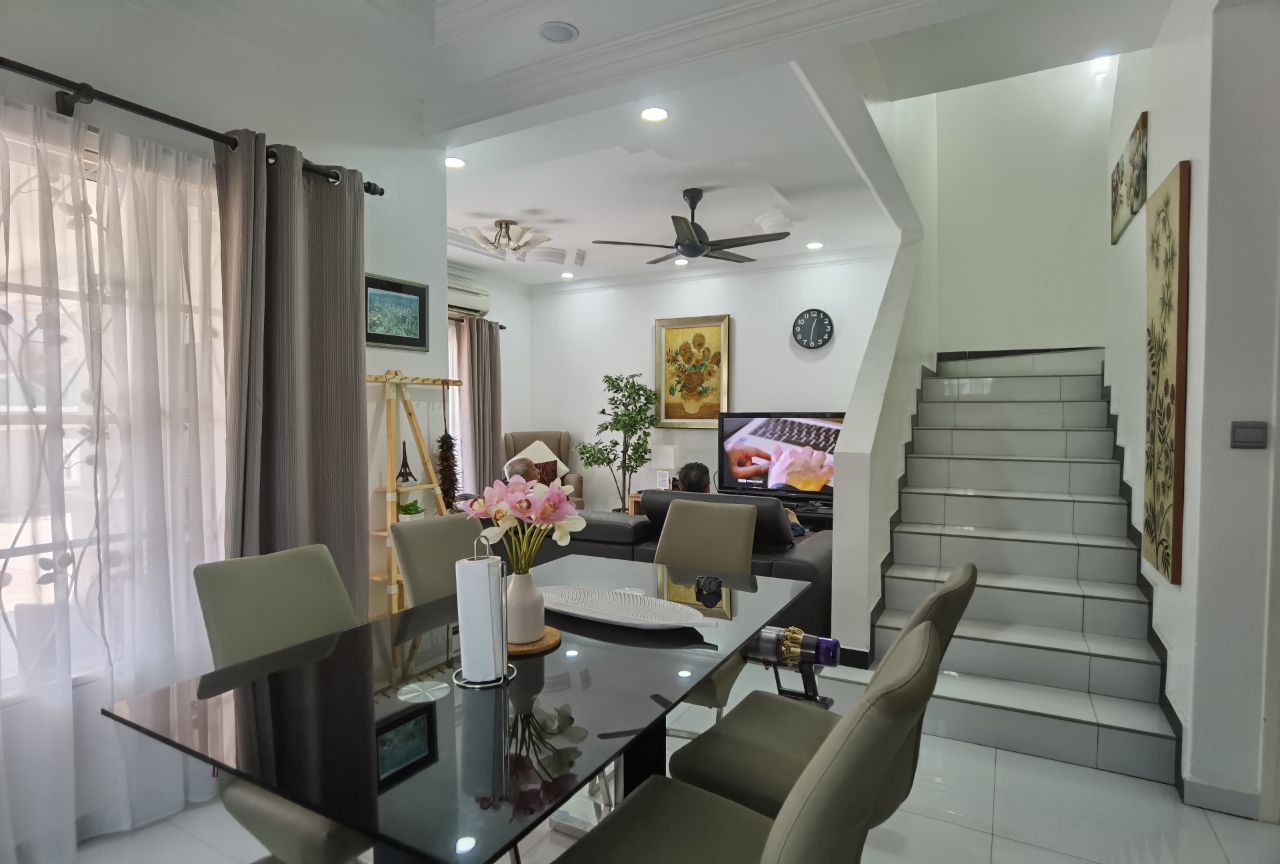 Double Sty Corner Lot FULLY FURNISH Bandar Enstek - photo 2