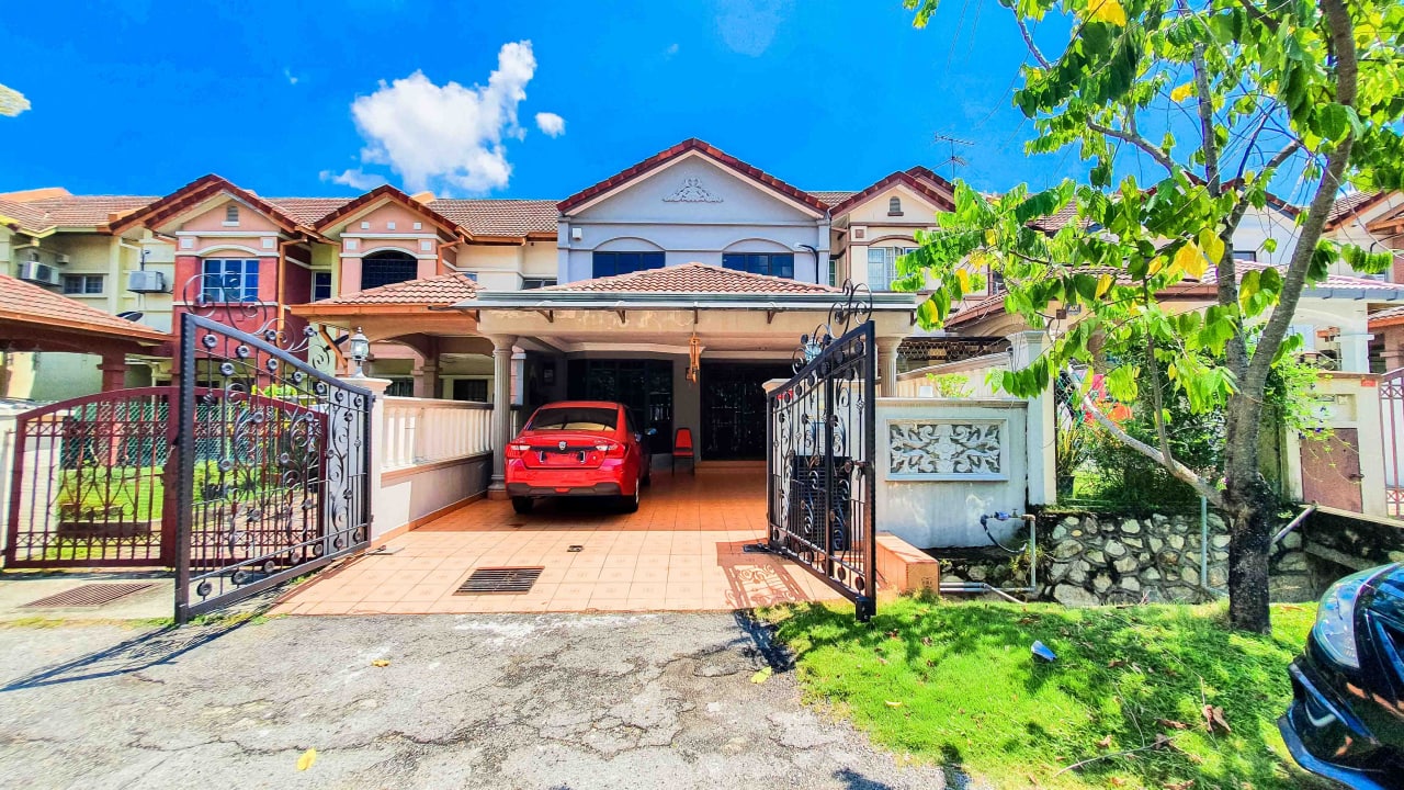 Renovated an extended 2 Storey Putra Bahagia Putra