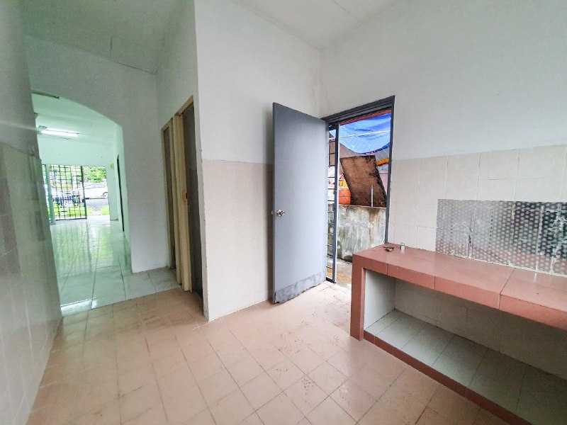 Leasehold Single Storey Jalan LEP Lestari Putra - photo 6