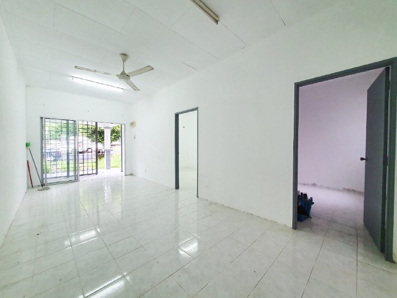 Leasehold Single Storey Jalan LEP Lestari Putra - photo 11