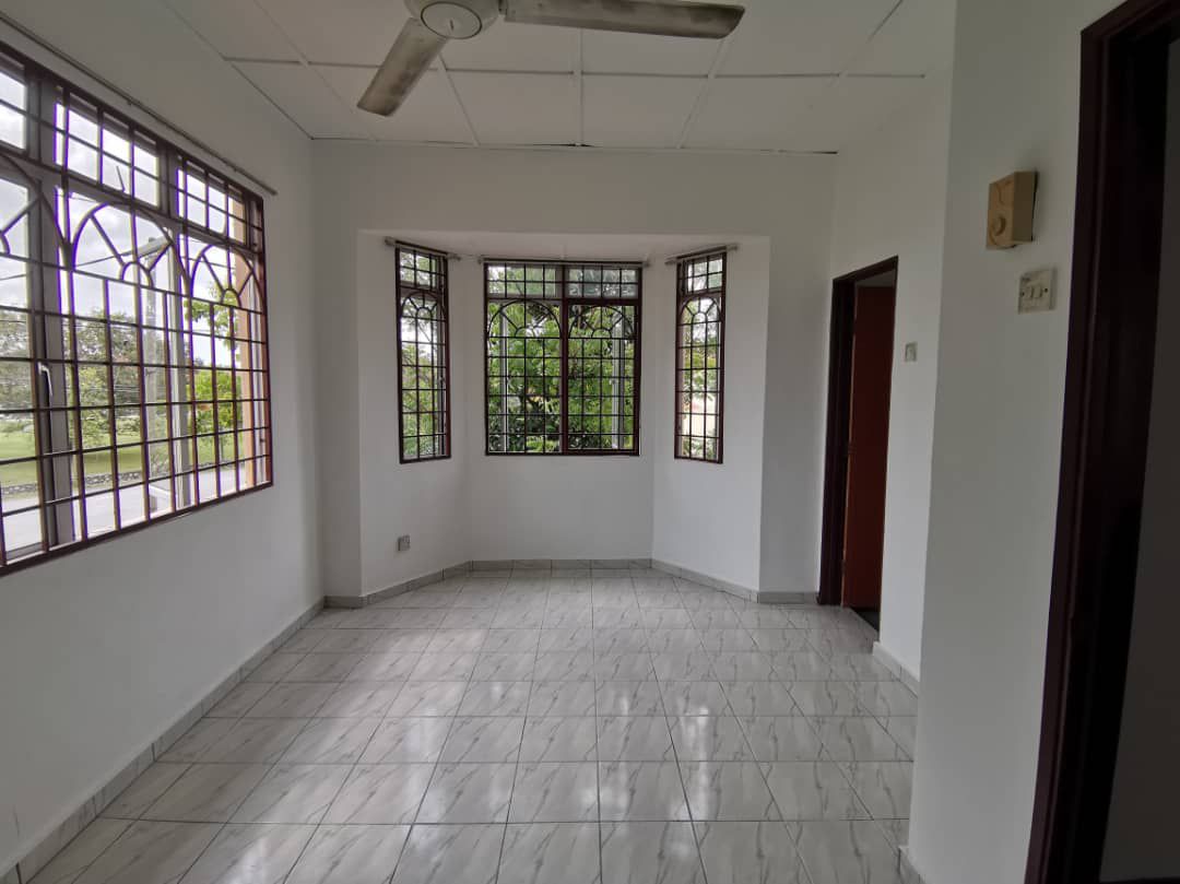 Leasehold CONNER SEMI D UNIT IN PUCHONG TMN PUTRA - photo 6
