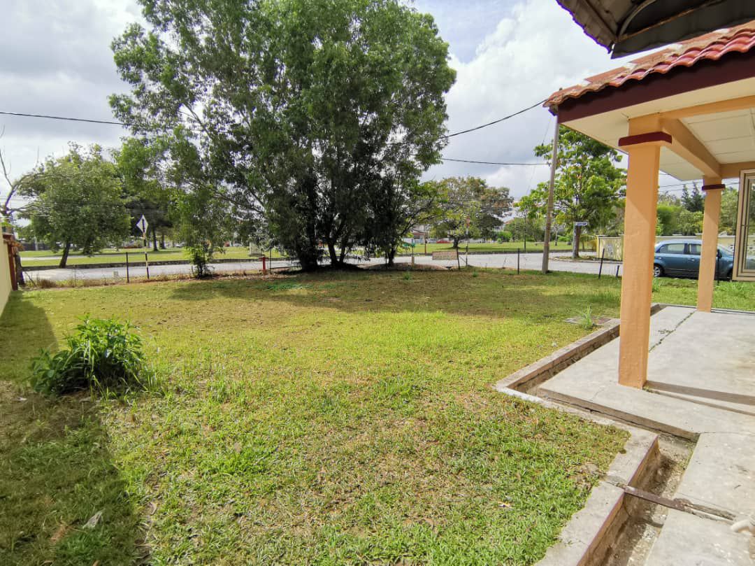 Leasehold CONNER SEMI D UNIT IN PUCHONG TMN PUTRA - photo 8