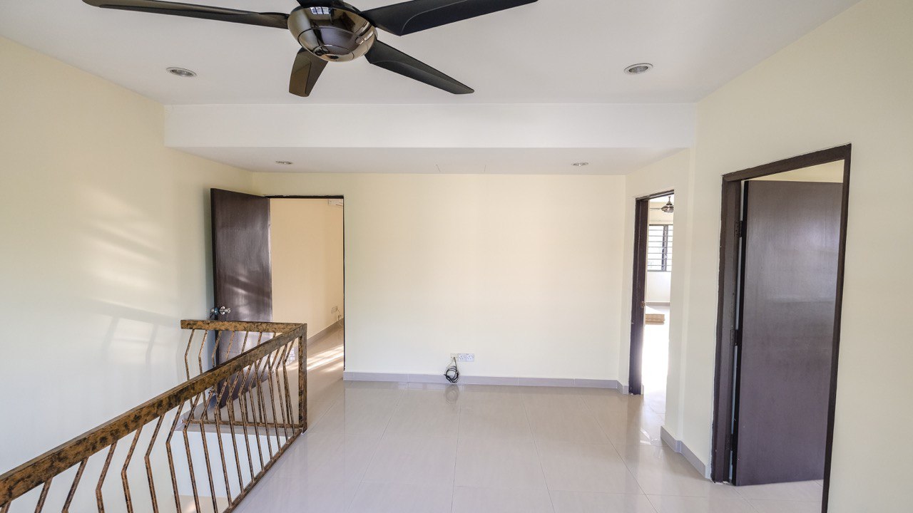 Freehold 2 Sty Corner House Taman Bukit Serdang - photo 7
