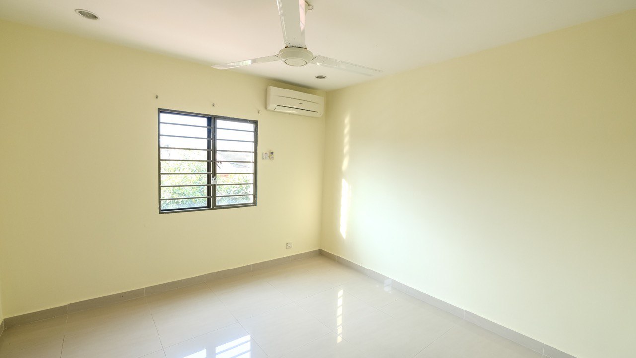 Freehold 2 Sty Corner House Taman Bukit Serdang - photo 8