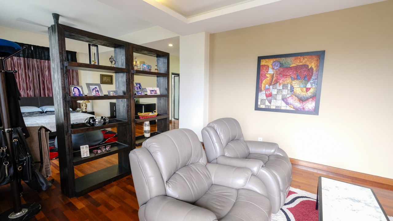 Leasehold Strata title Duplex Penthouse Boulevard - photo 2