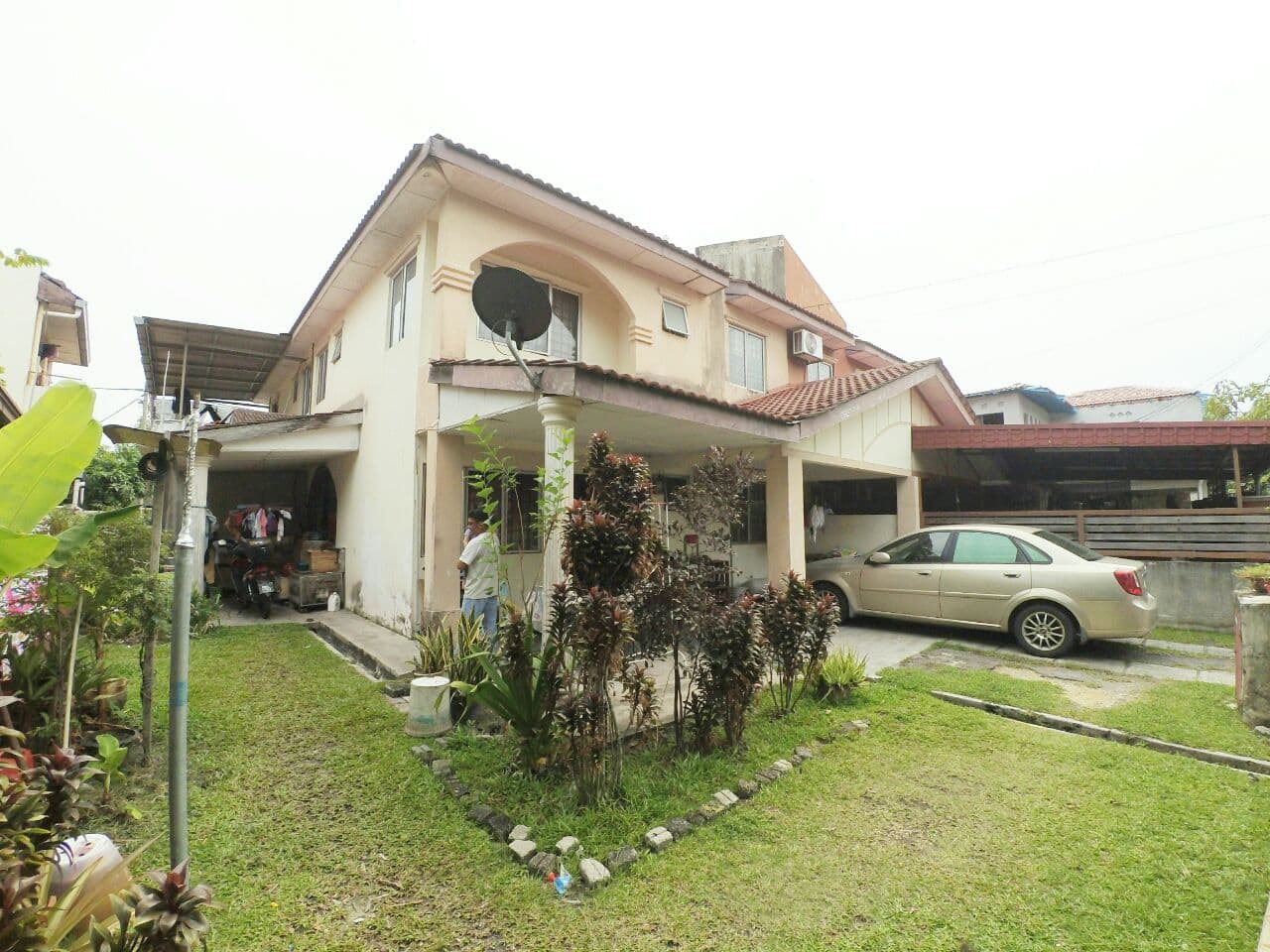 FACING OPEN 2STY SEMID CLUSTER TAMAN PUTRA PERDANA - photo 2