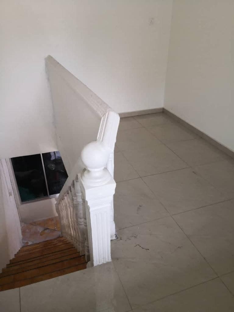 Leasehold FULLY RENOVATED 1  5 STOREY  SECTION 17 - photo 10