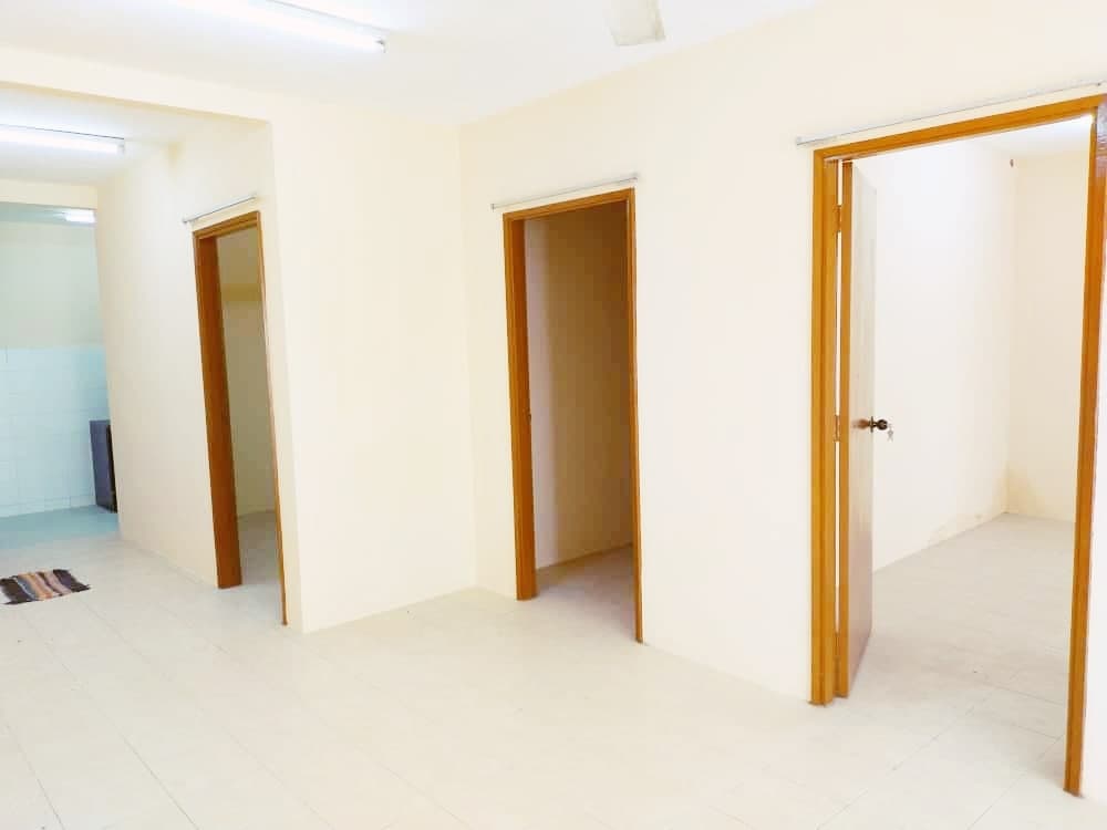 LEVEL 1 APARTMENT  797 sqft PUSAT KOMERSIAL SEK 7 - photo 2
