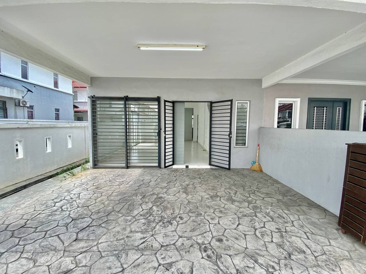 2 Storey End Lot Tmn Alam Indah Sek 33 Shah Alam - photo 2
