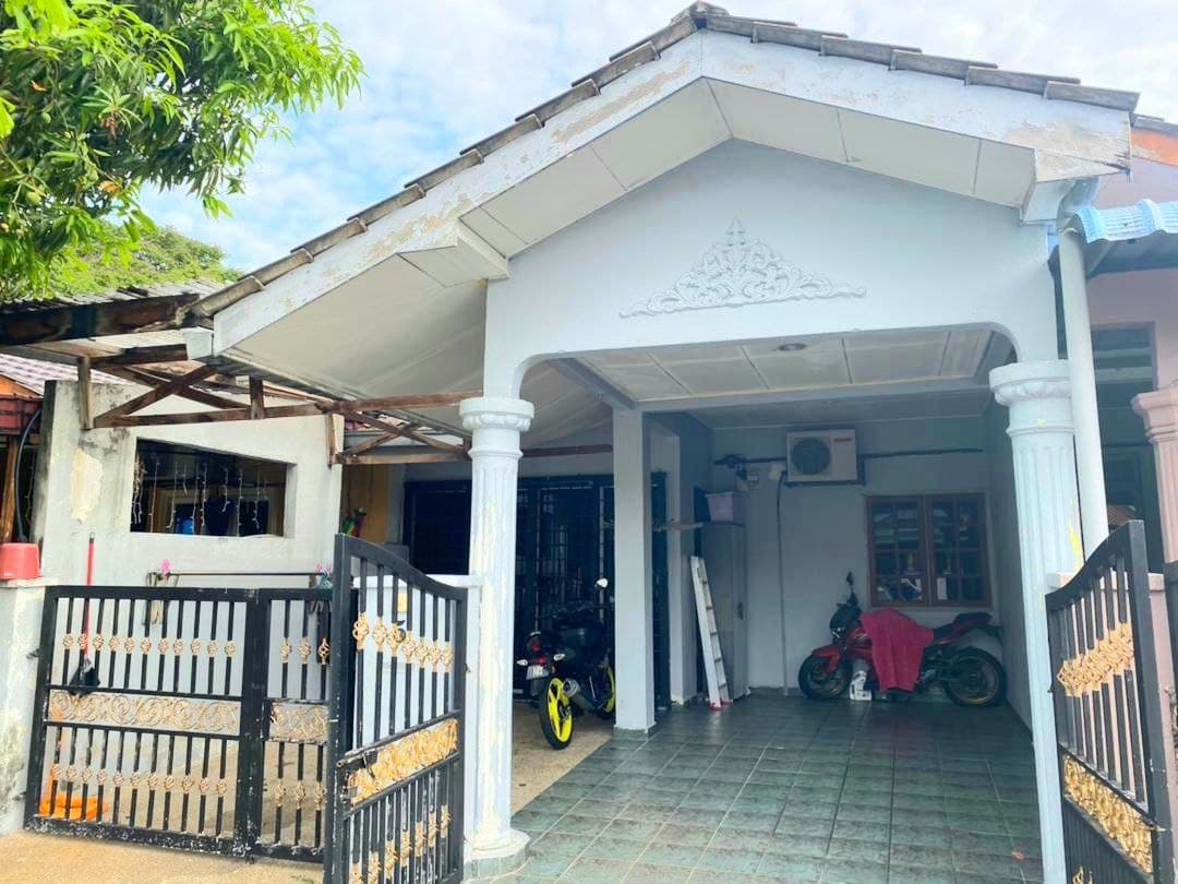 RENOVATED  SINGLE STOREY  PUCHONG INDAH SINGLE STY