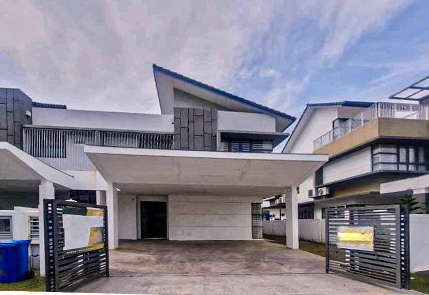Leasehold  2 Storey Semi D Cahaya Alam Seksyen U12