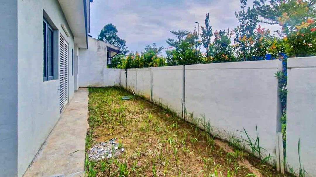Leasehold  2 Storey Semi D Cahaya Alam Seksyen U12 - photo 2