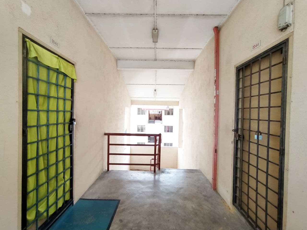 Non Bumi Level 4 PUCHONG UTAMA COURT 2 APARTMENT - photo 3