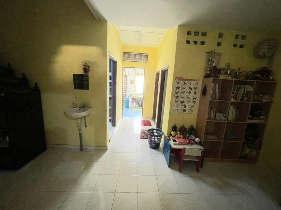 Non Bumi Lot  Single Storey Renovated  Kepong Baru - photo 3