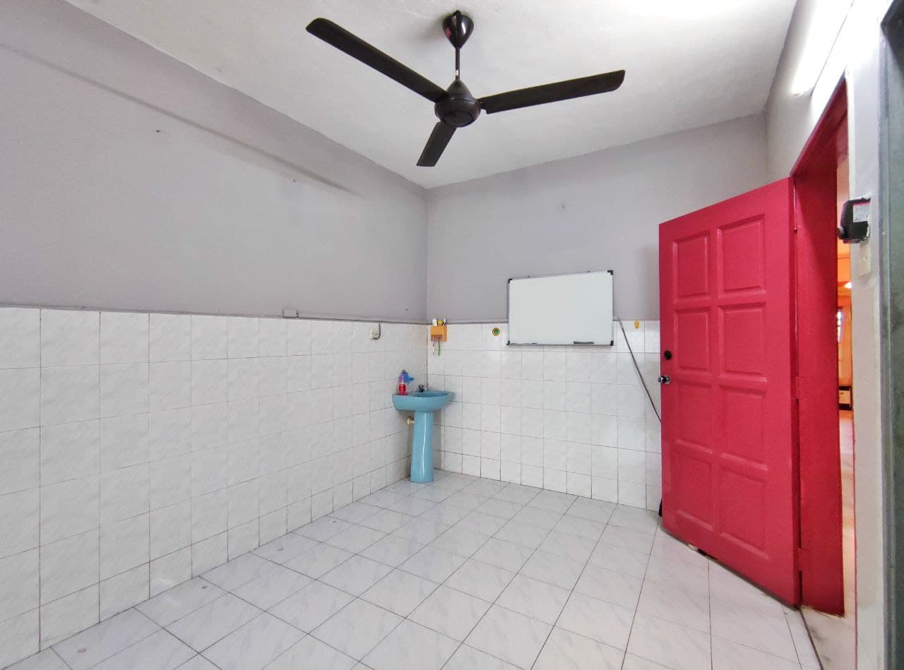 DOUBLE STOREY RENOVATED  Seksyen 27 Tmn Alam Megah - photo 5