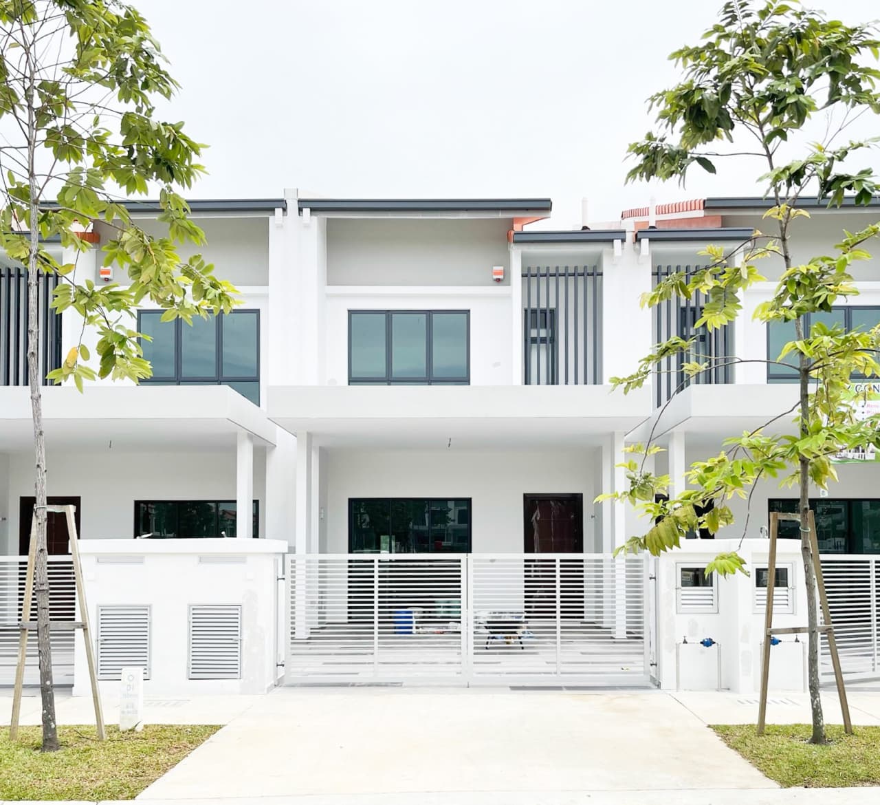 Freehold DOUBLE STOREY CLARINO ALAM IMPIAN, SEK 35