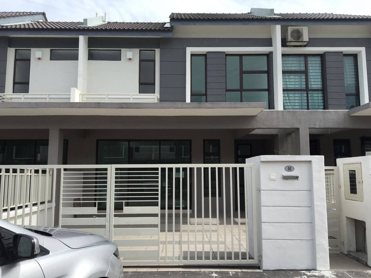Brand New Completed Unit 2 Storey  Phase 4 Puchong - photo 2