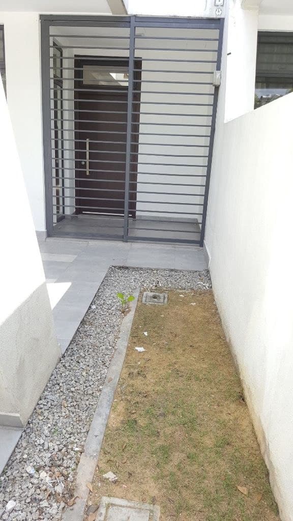 FACING OPEN DOUBLE STOREY LAMAN GLENMARIE PHASE 1 - photo 4