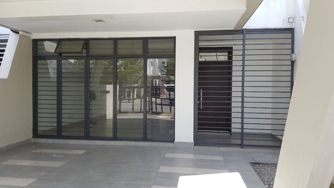 FACING OPEN DOUBLE STOREY LAMAN GLENMARIE PHASE 1 - photo 7