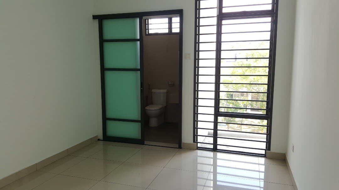 FACING OPEN DOUBLE STOREY LAMAN GLENMARIE PHASE 1 - photo 8