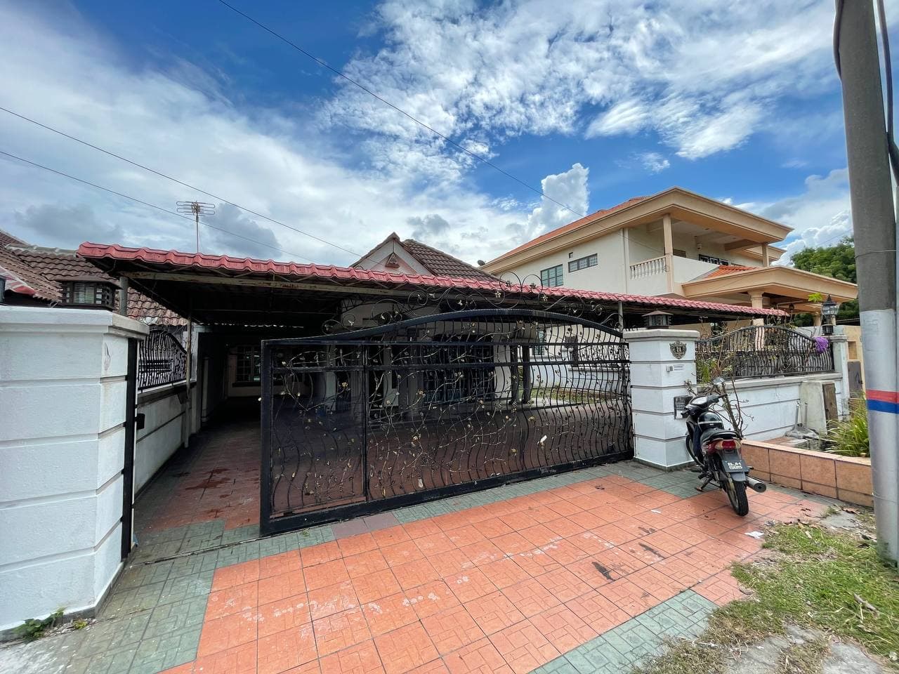 FACING OPEN Single Storey Semi D Taman Sri Andalas - photo 1