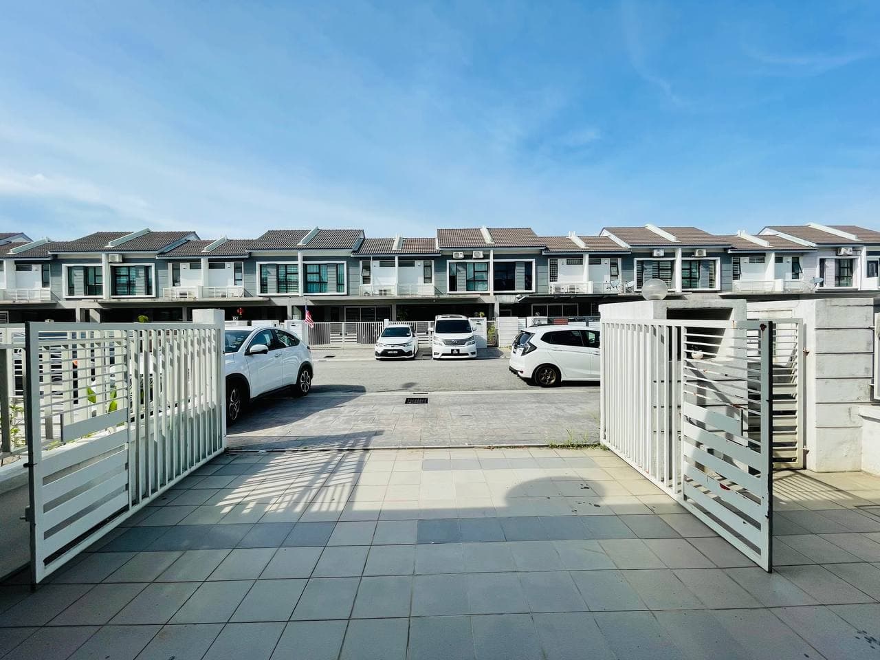 Non Bumi 2 Storey  Lake Side Residence Taman Metro - photo 6