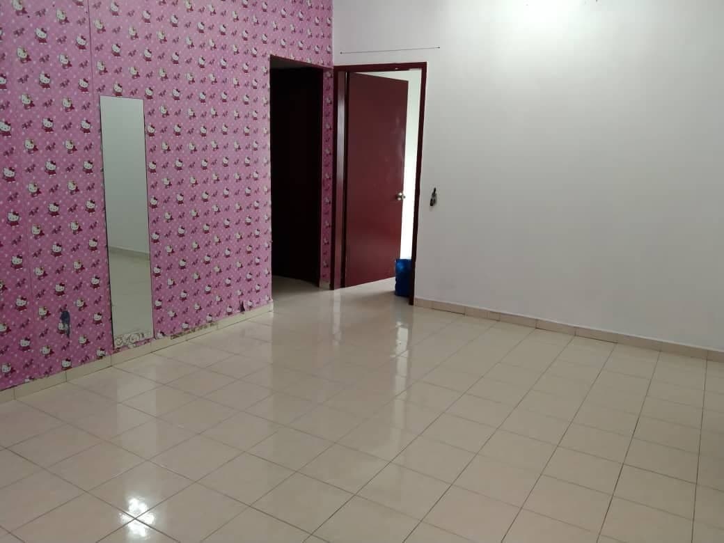 Freehold FLOOR 3 APARTMENT 650 sqft BUKIT TINGGI 2 - photo 2