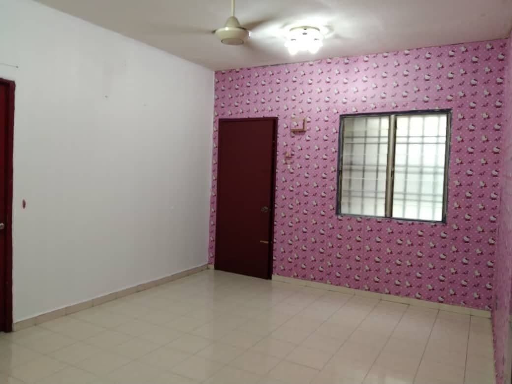 Freehold FLOOR 3 APARTMENT 650 sqft BUKIT TINGGI 2 - photo 3