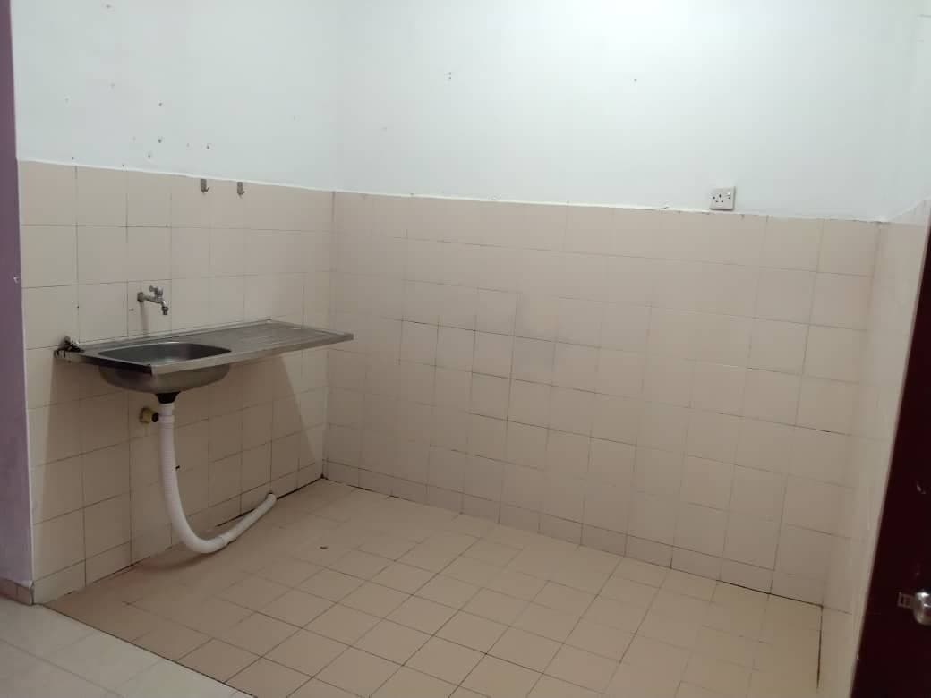 Freehold FLOOR 3 APARTMENT 650 sqft BUKIT TINGGI 2 - photo 6